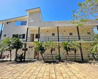 Surf Ranch Hotel & Resort - San Juan del Sur - Building