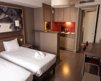 B&B HOME Caen Centre Gare - Caen - Chambre