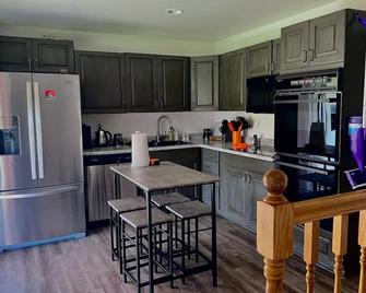 Sleek Getaway: Minutes to Red Rocks - Morrison - Cocina