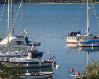 Holiday apartment Tisno for 1 - 6 persons with 2 bedrooms - Row house - Tisno