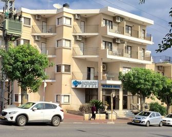 Hotel Berger - Tiberias - Building