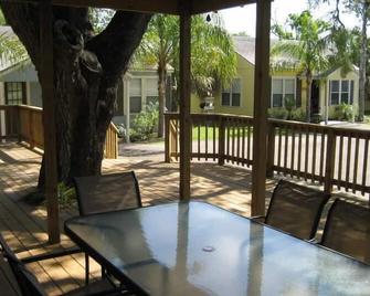 Living On Island Time #4 - Cozy Coastal Cottages With A Whole Lot Of Charm! - Fulton - Patio