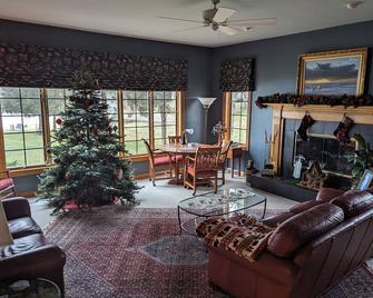 Beautiful Family Home on Quiet Lake Ashippun - Oconomowoc - Huiskamer