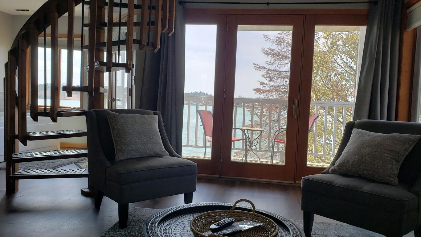 Snug Harbor Inn