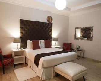 Motsamai Guest Lodge - Bulawayo - Bedroom