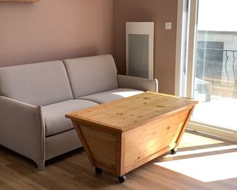 L'escapade gourmande apartment with terrace 4 pers + 1 dog Vallée de la Loue - Amancey - Sala de estar