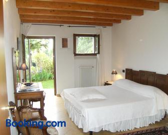 La Corte Dei Limoni - Caprino Veronese - Schlafzimmer