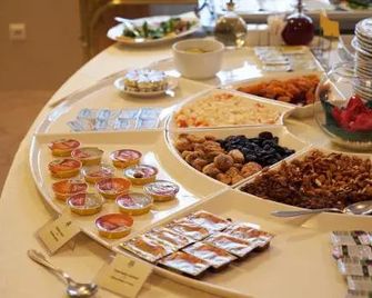 Centrum Osijek - Osijek - Buffet