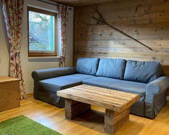 'Old wood' apartment with balcony - Öfnerhof - Leutasch - Living room