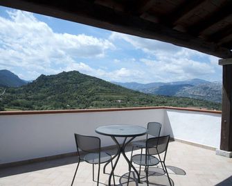 Turismo Rurale Belvedere Pradonos - Dorgali - Parveke