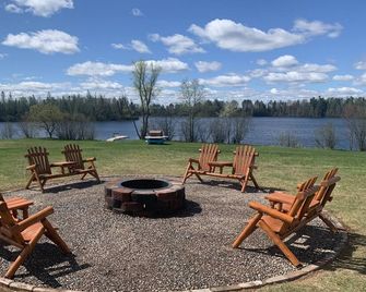 Beautiful Lake House On Atv/Utv/Snow Trails! Your Northwoods Adventure Awaits! - Mercer - Patio