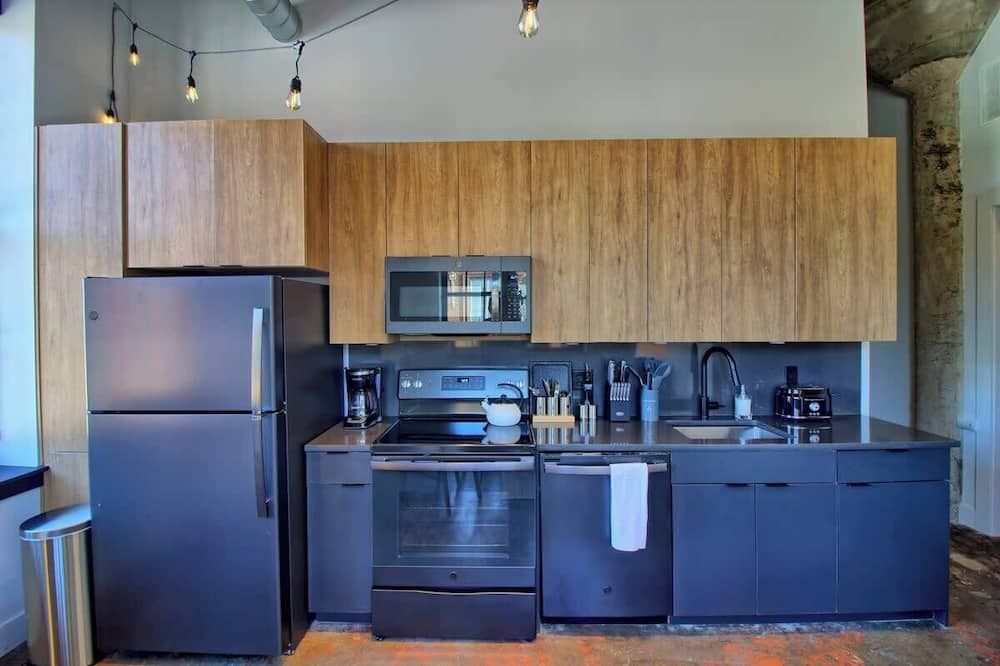 Ultramodern 2BR Corner Loft w/Designer Features - סנט לואיס - מטבח