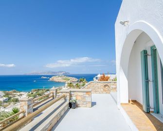 Ios Stylish House Panoramic Sea And Suns - Koumpara - Outdoor view