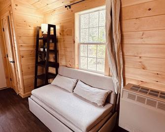 Green Cabin in Surry close to Acadia and Bar Harbor - Surry - Sala de estar