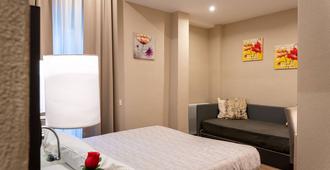 Hotel Victoria - Cuneo - Bedroom