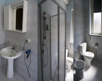 Rosso Vulcano - Nicolosi - Banyo