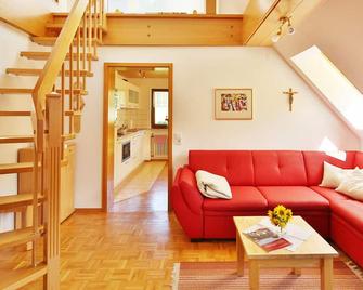 Ferienwohnung Blumenwiese, 80qm, 2 Schlafzimmer, max. 4 Personen - Sankt Peter - Living room