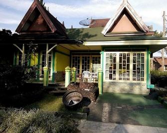Villa Kota Bunga Mawar - Puncak - Gebäude