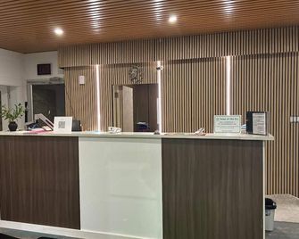 The Pas Motel - The Pas - Front desk