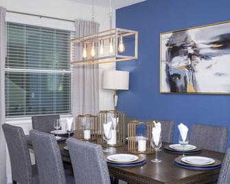 Gorgeous 5 Bd Single Family Close to Disney @ Storey Lake Resort 2734 - Kissimmee - Dining room