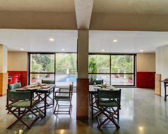 Amazinn Villa - Lonavala - Restaurante