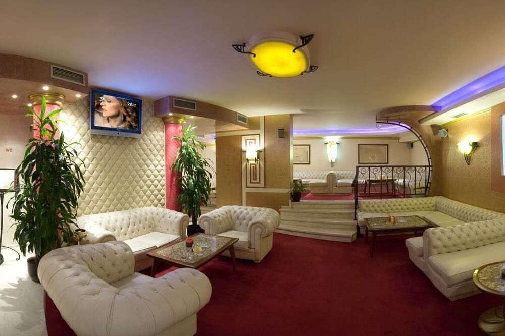 فندق كابيتول - فارنا - ردهة