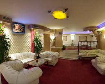 Capitol Hotel - Varna - Oleskelutila