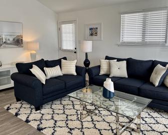 Renovated Home with Heated Pool 3 Bed/2 Bath - Sleeps 6 - Avalon - Living room