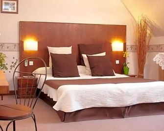 LA Treille - Vitrac - Bedroom