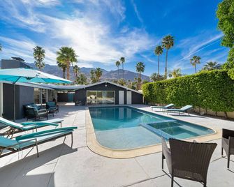 Private Retreat:Twin Palms Estate-Casita, Pool,Spa - Palm Springs - Pool