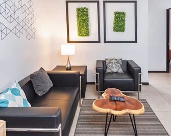 Cómodo y seguro depto. Cerca de Centro de Monterrey y Santa Lucía by Mty. Living S21503 - Monterrey - Sala de estar