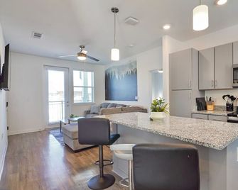 3 BR 2 Bath Townhouse w 2 car garage - Pelham - Kuchyň