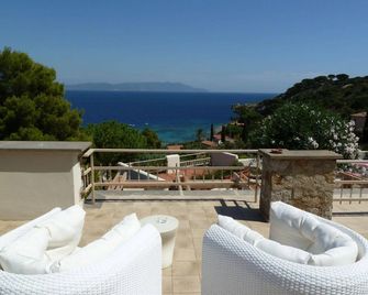 Hotel Arenella - Giglio Castello - Balcón