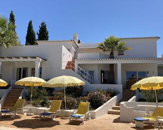 4 bedroom luxury villa with sea views near the beach - Ferragudo - Patio