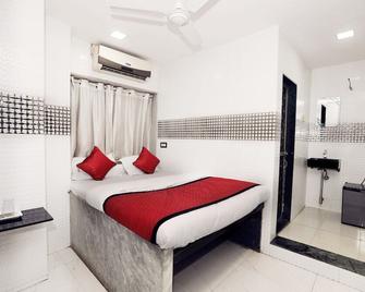 Hotel Janata - Mumbai - Bedroom