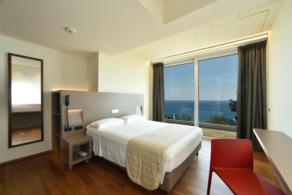 Hotel Le Roi - ואראצה - חדר שינה