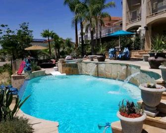 Come! Enjoy \'A Bit-o-Paradise\' on Vacation Drive. Catch our daily sunsets. - Canyon Lake - Pool