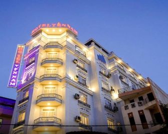 Yen Nam Hotel Nguyen Trong Tuyen - Ho Chi Minh City - Building