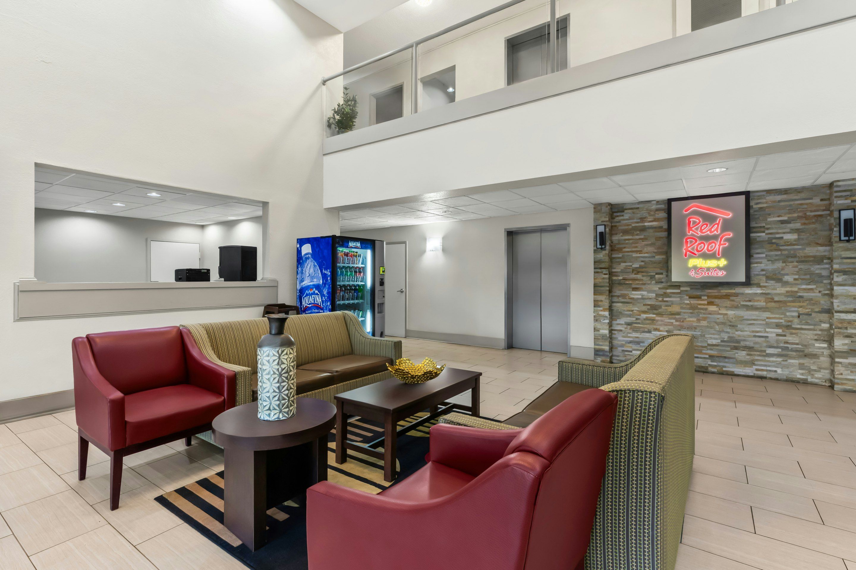 Red Roof PLUS+ & Suites College Park - ATL Airport - College Park - Reception
