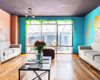 Blue house La Floresta - Quito