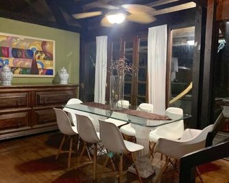 Beautiful House Close To Nature And The City Life - Close From Riocentro - Río de Janeiro - Comedor