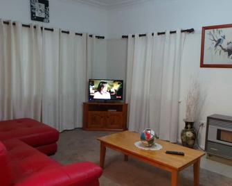 Casa Bella - Tamworth - Living room