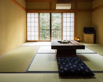 A 2minute walk from Mitake Station a healing inn - Room 102 / Ome Tokyo - Ōme - Living room