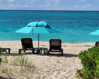 Sibonne Beach Hotel - Providenciales - Beach