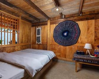 Hmong Sister House and Trekking - Sa Pa - Bedroom
