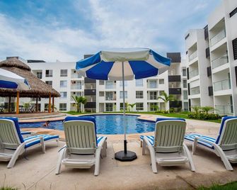 Cozy 2-Bedroom Retreat with Pool Access - Manzanillo - Pool