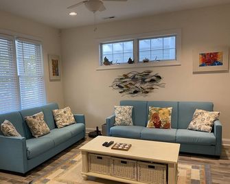 Mermaid place - Seaside Heights - Living room