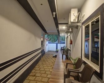 Shellys Hideout Inn : Deluxe Room - Calangute - Pasillo