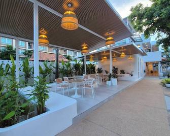 My Way Hua Hin Music Hotel Sha Extra Plus - Hua Hin - Hàng hiên