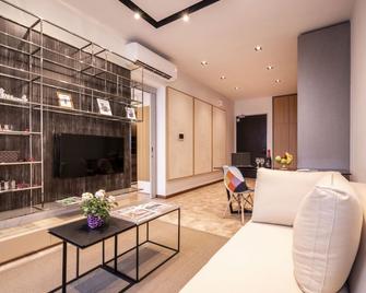 Expressionz Professional Suites by Wodages - Kuala Lumpur - Living room